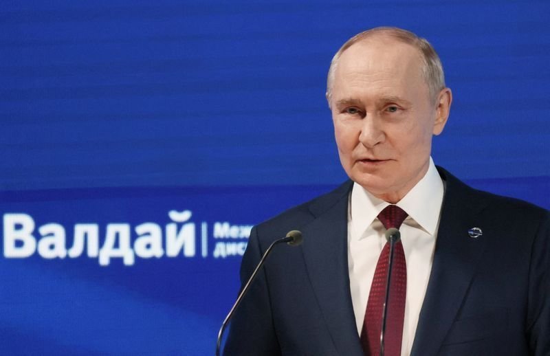 Presidente russo, Vladimir Putin, particia de fórum em Sochi  • 02/05/2025Sputnik/Mikhail Met...