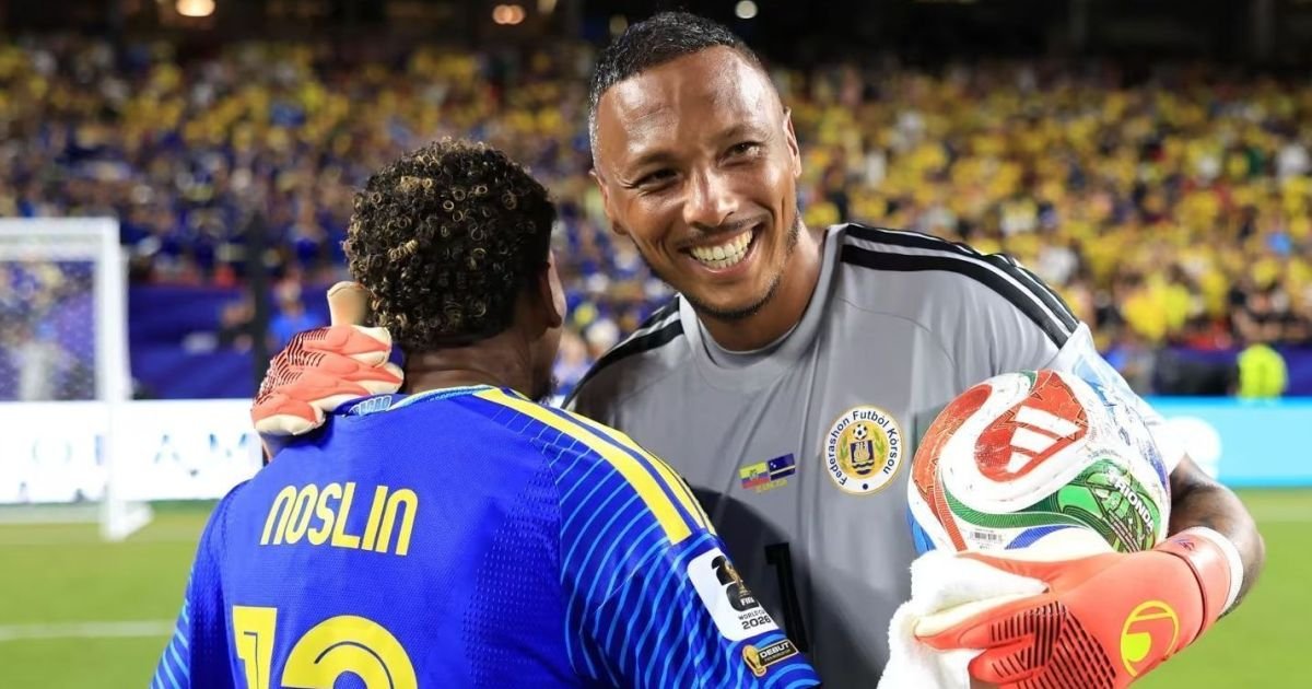 Goleiro de Curaçao garante ponto histórico com 15 defesas  • Divulgação/Fifa