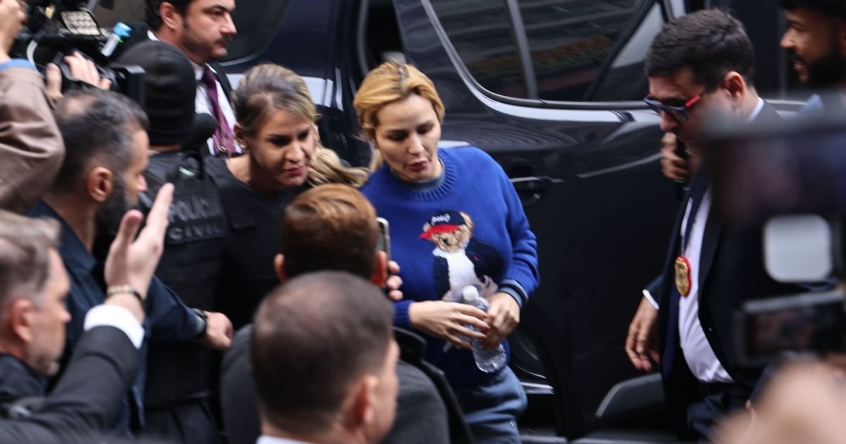 SP - PCC/OPERAÇÃO/DEOLANE/PRISÃO - GERAL - A influenciadora e advogada Deolane Bezerra chega a...
