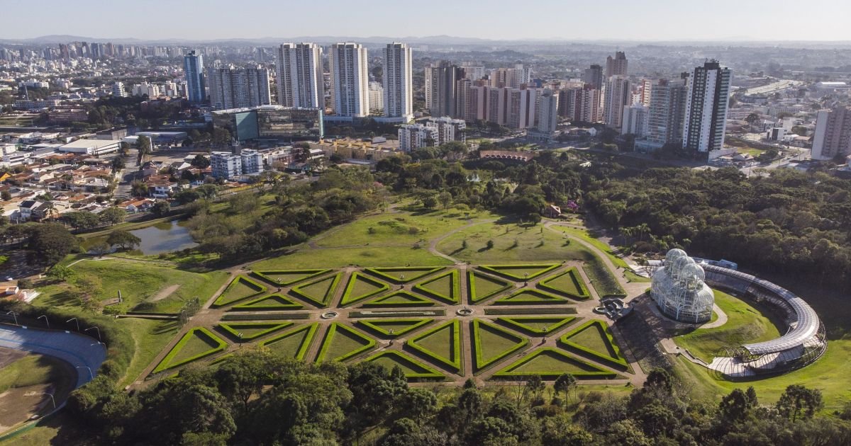 Curitiba, capital do PR  • Divulgação